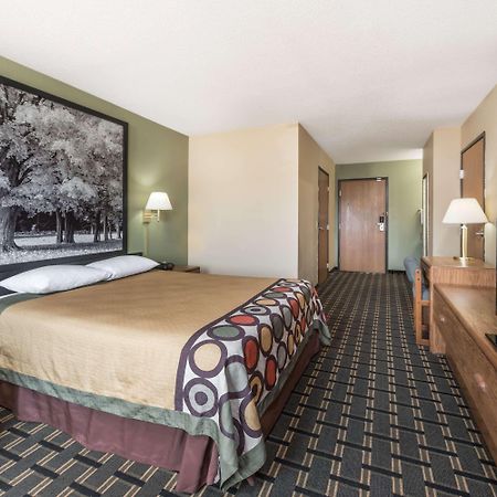 Super 8 By Wyndham Greenville Exterior foto